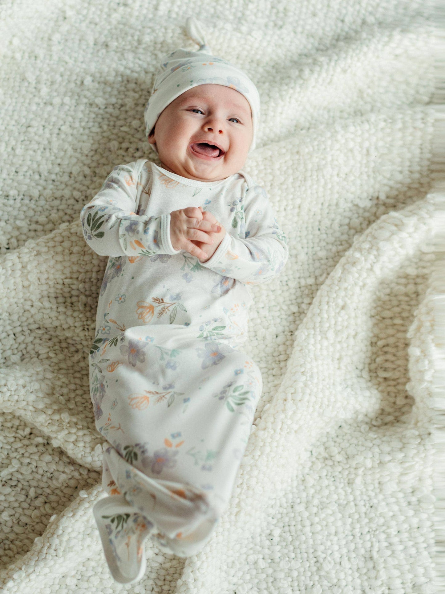 Modern Daisy Knotted Gown & Beanie Set